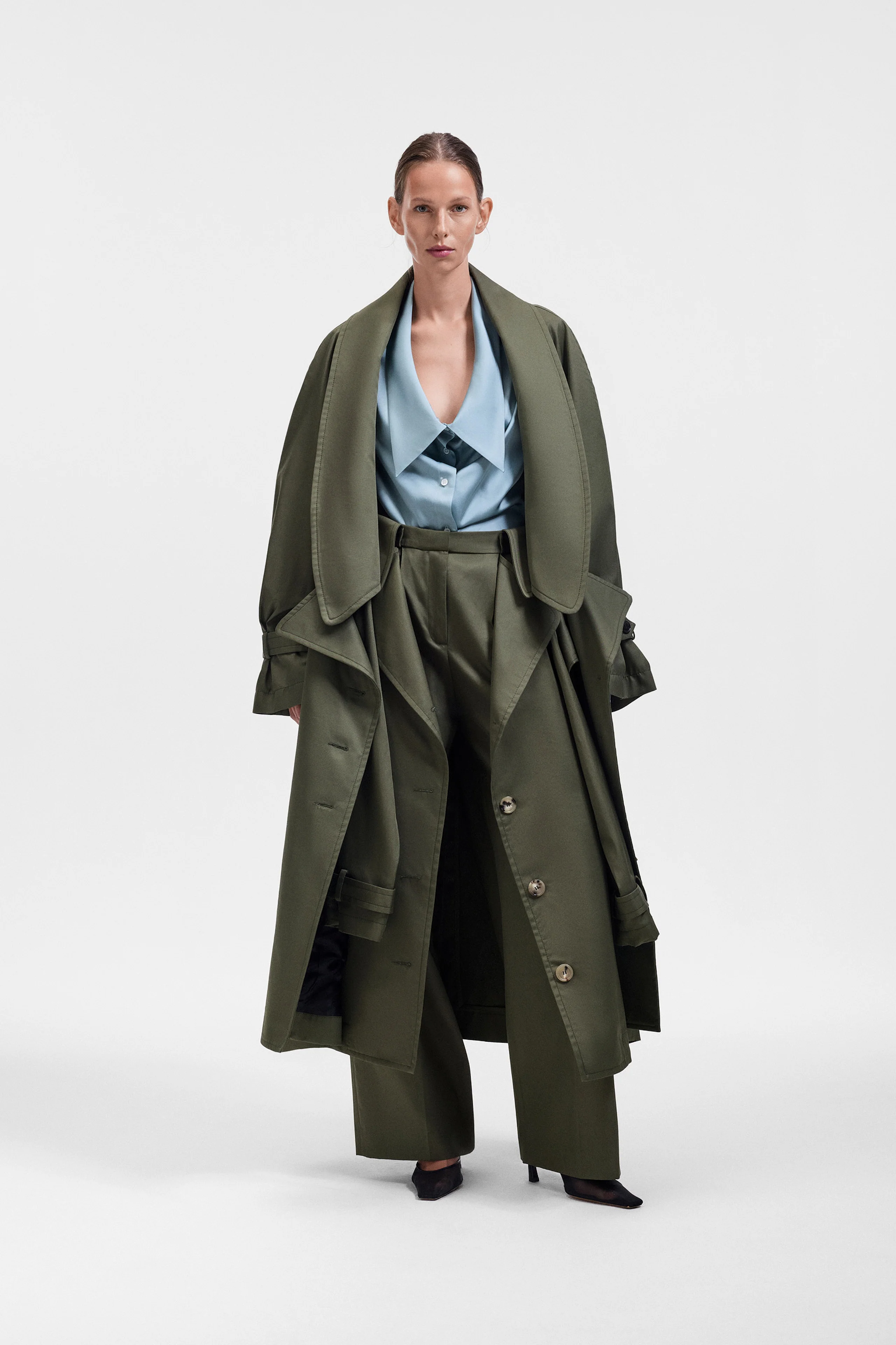 OUTERWEAR & BLAZERS